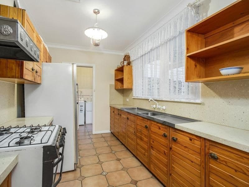 8 Bundilla Avenue WINSTON HILLS NSW, Winston Hills - Thumbnail 3