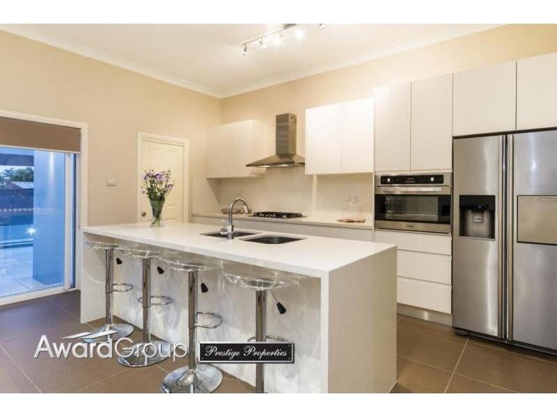 24 Madonna Street WINSTON HILLS NSW, Winston Hills - Thumbnail 3