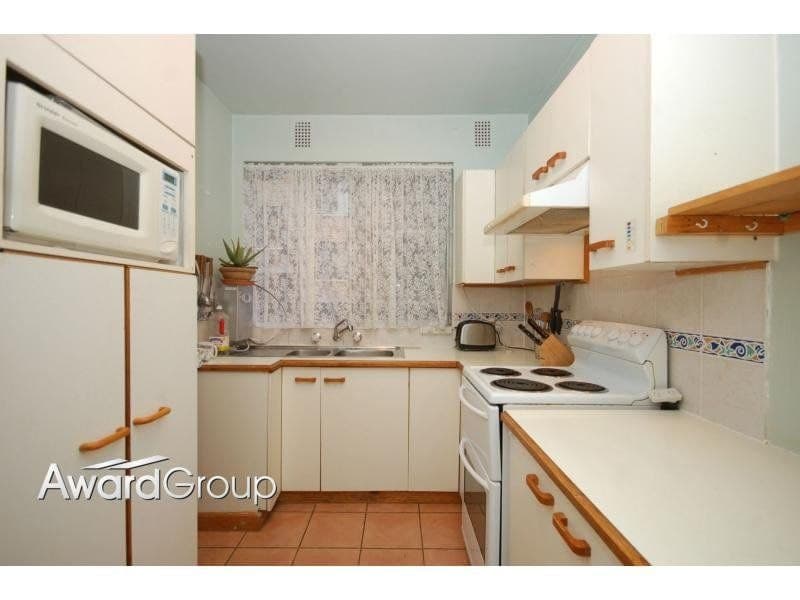 2/33 Meadow Crescent MEADOWBANK NSW, Meadowbank - Thumbnail 3