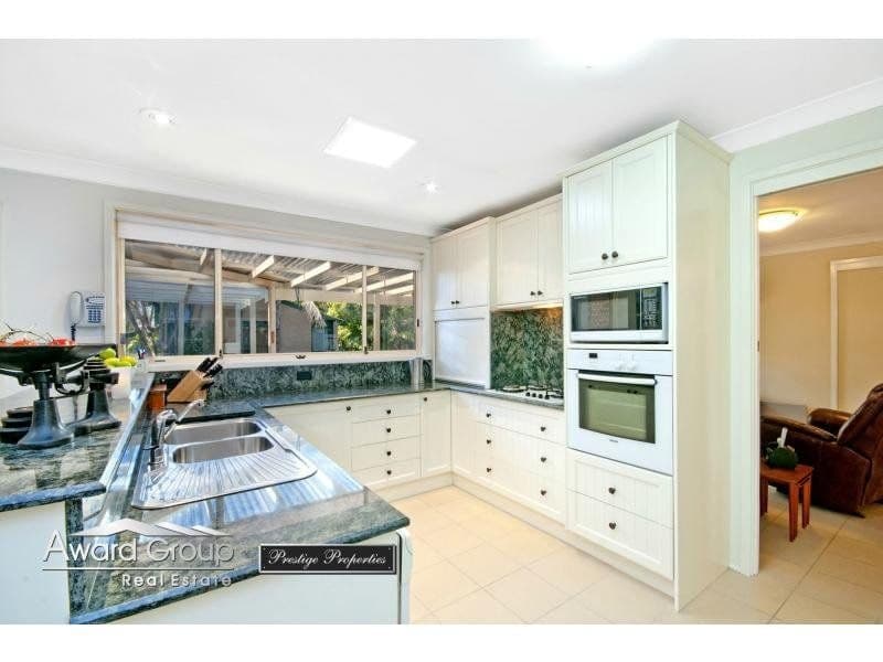 18 Deakin Place WEST PENNANT HILLS NSW, West Pennant Hills - Thumbnail 3