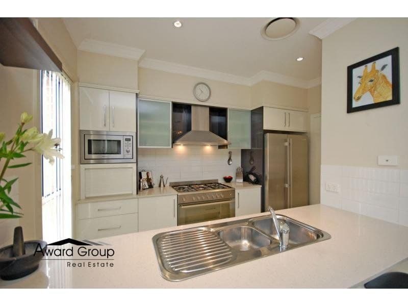 52 Bentwood Terrace STANHOPE GARDENS NSW, Stanhope Gardens - Thumbnail 4