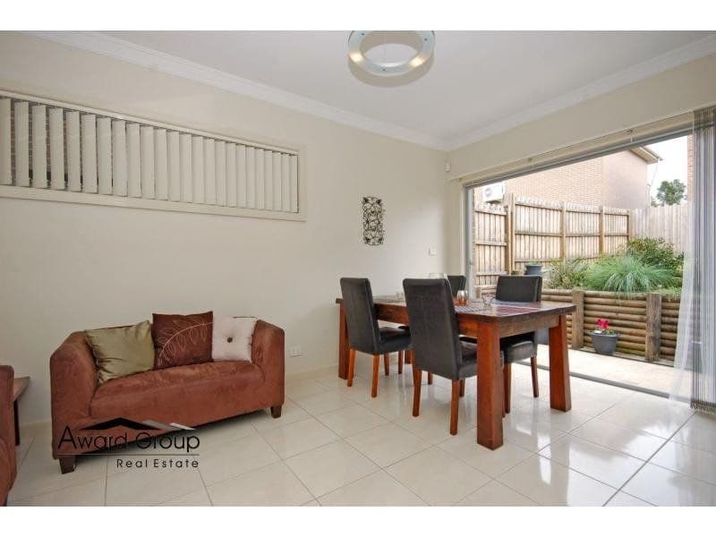 52 Bentwood Terrace STANHOPE GARDENS NSW, Stanhope Gardens - Thumbnail 5
