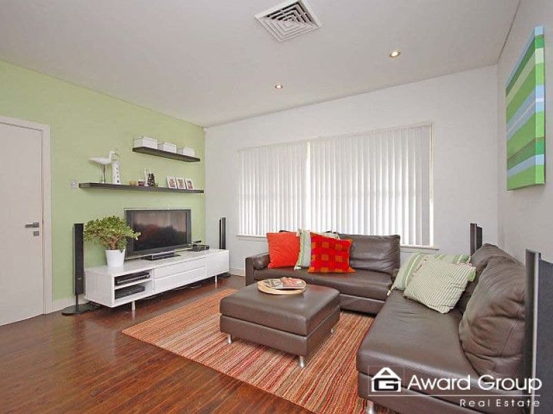102 North Road DENISTONE EAST NSW, Denistone East - Thumbnail 4