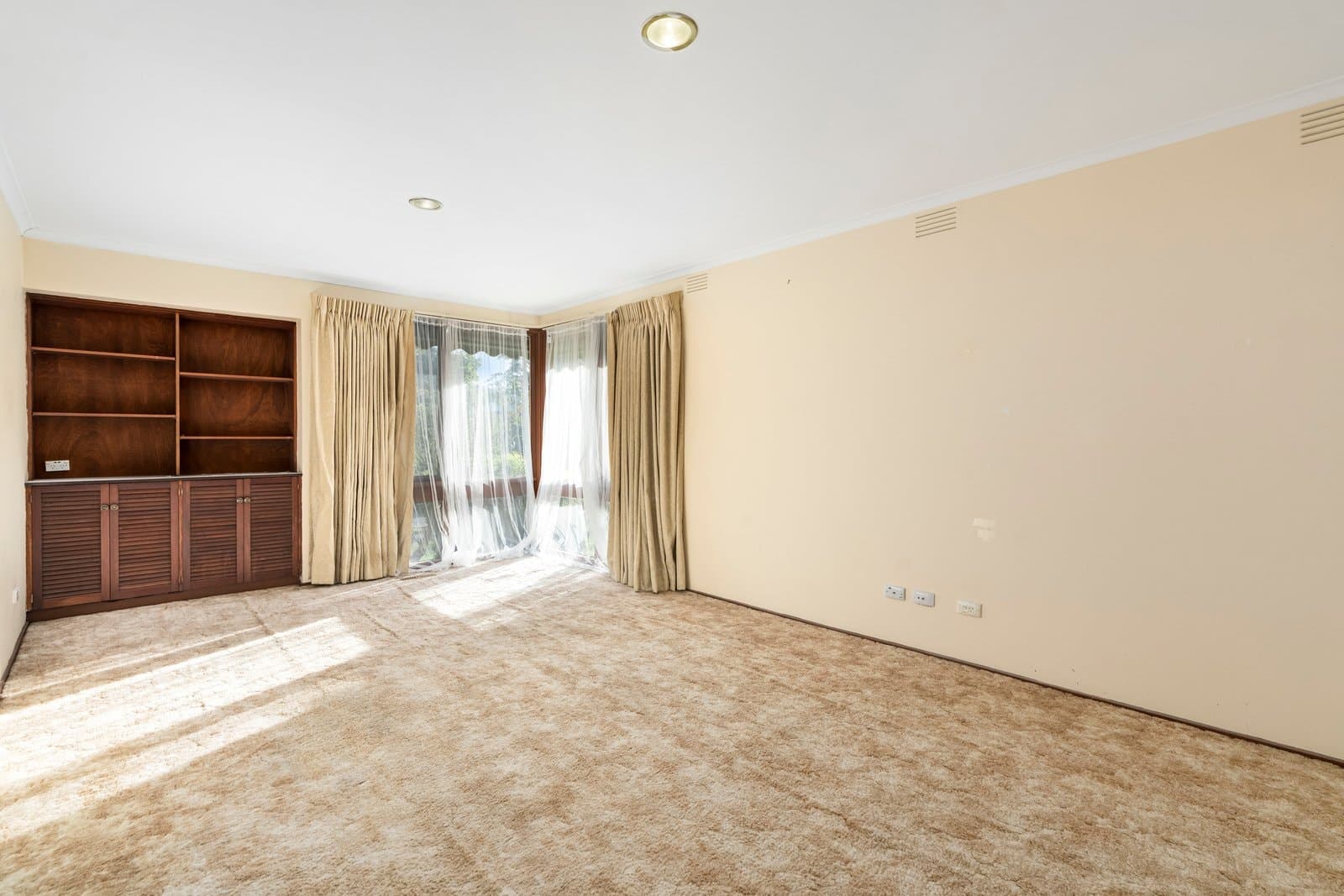14 Bruford Avenue, Wheelers Hill, Wheelers Hill - Thumbnail 6