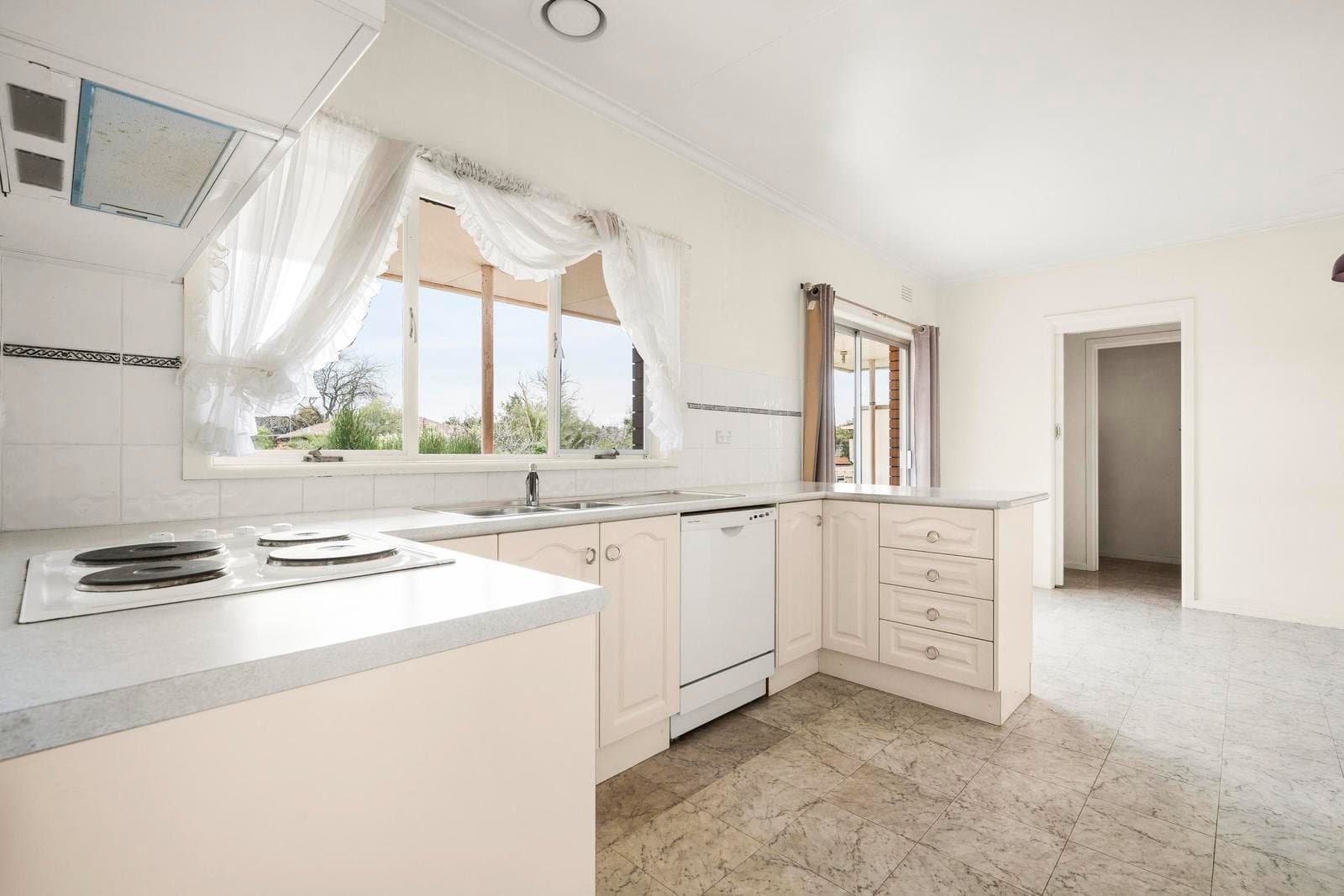 9 The Esplanade, Maribyrnong VIC 3032, Maribyrnong - Thumbnail 4