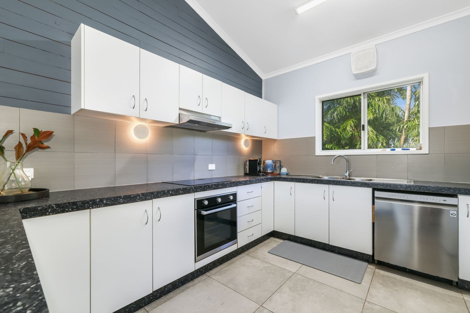 14 Grevillea Circuit, Nightcliff NT 0810, Nightcliff - Thumbnail 4