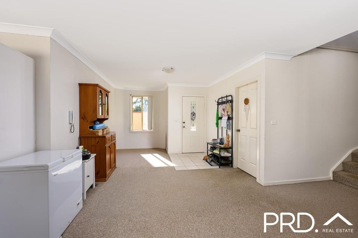 6/6-8 Lehn Road, EAST HILLS NSW 2213, East Hills - Thumbnail 2