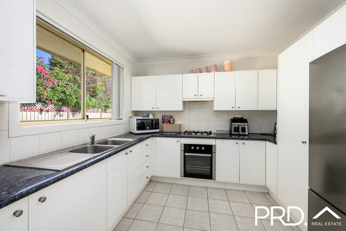 6/6-8 Lehn Road, EAST HILLS NSW 2213, East Hills - Thumbnail 3