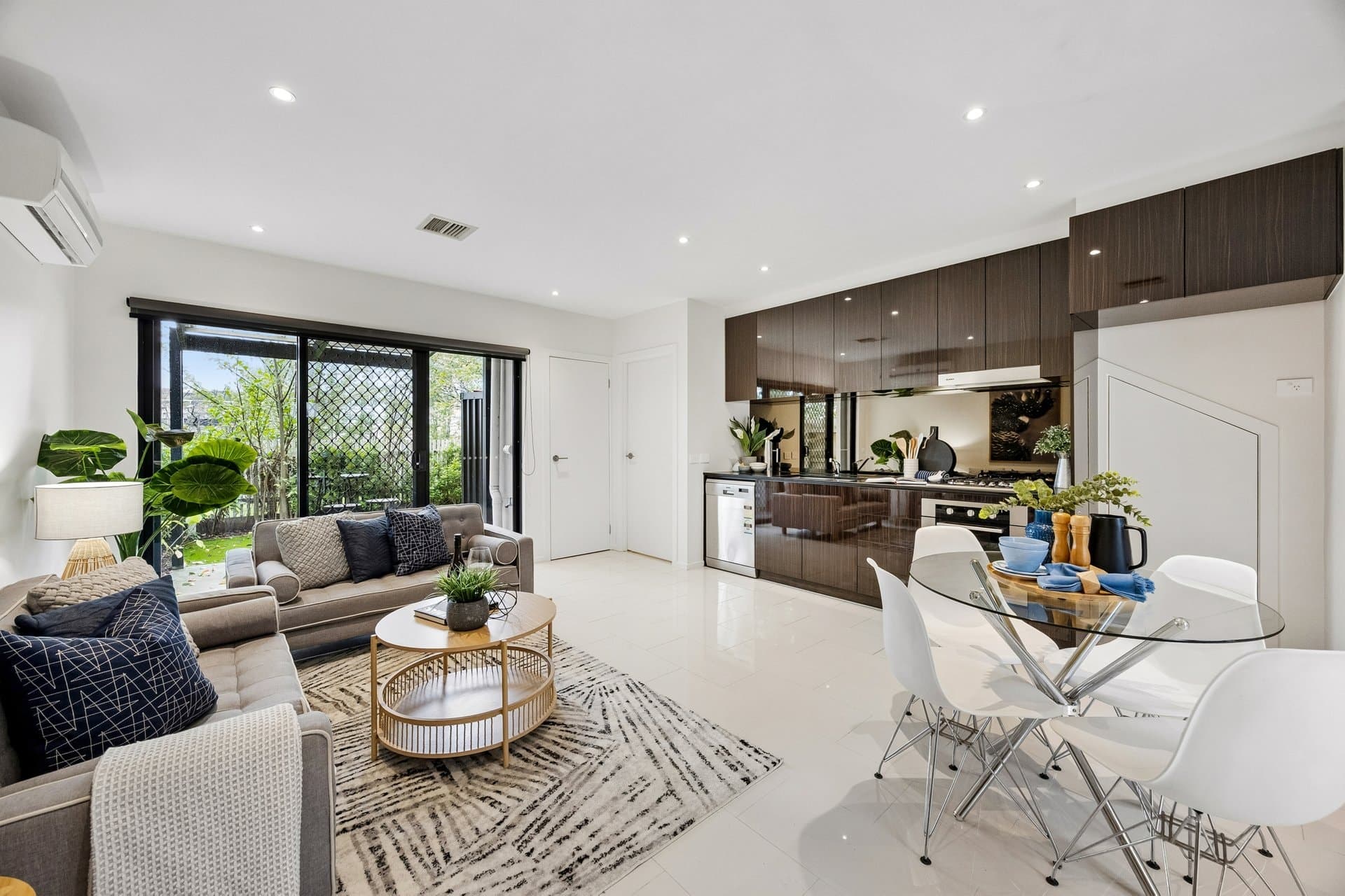 77 Belsay Chase, Chirnside Park - Thumbnail 3