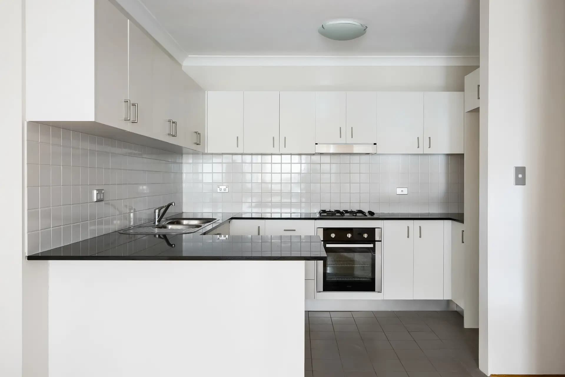 1/18 Cecilia Street, Marrickville - Thumbnail 2