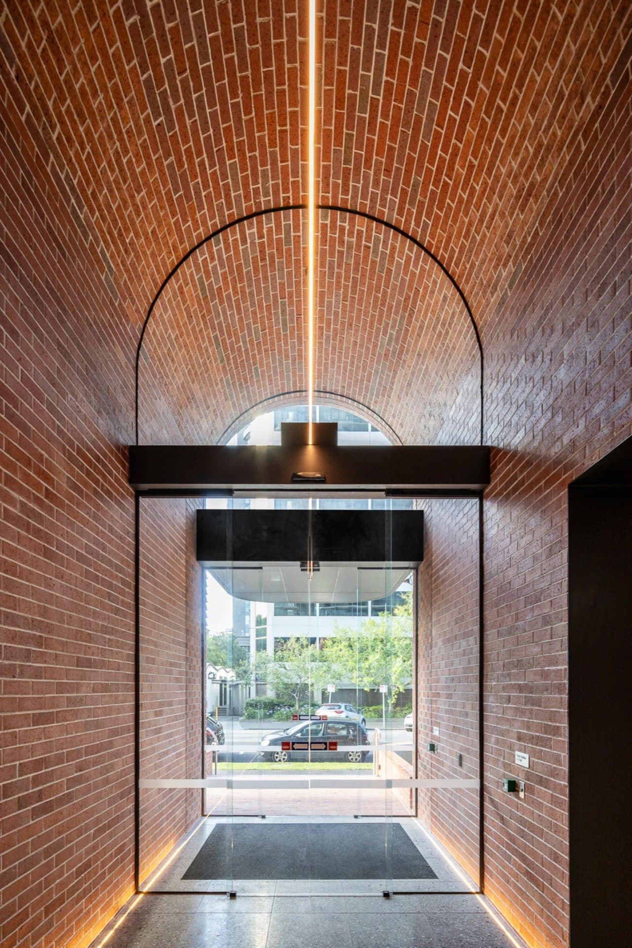 Sub Penthouse, 8 Louise Street, Melbourne - Thumbnail 3