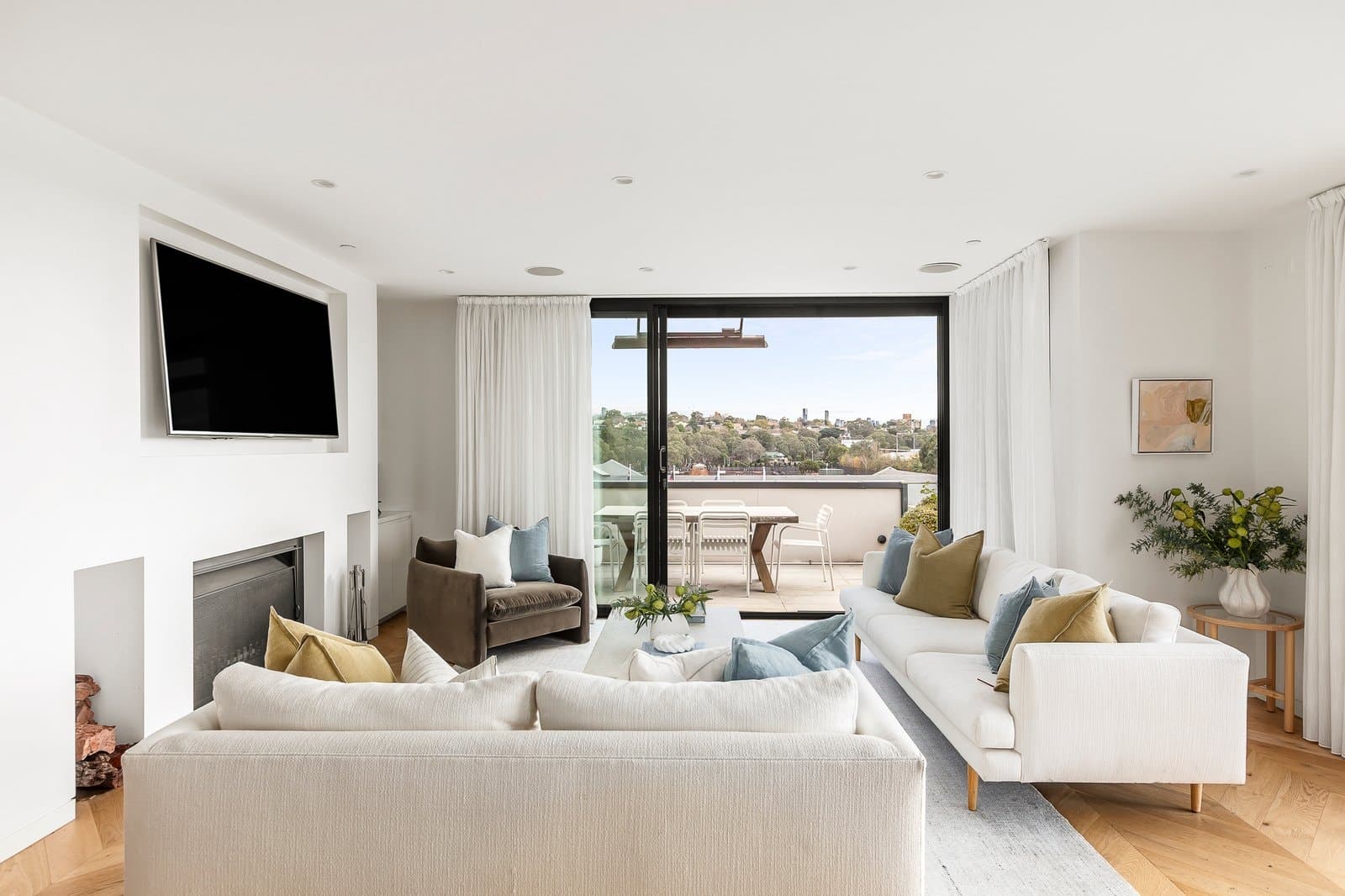 Penthouse, 444 Glenferrie Road, Kooyong - Thumbnail 3