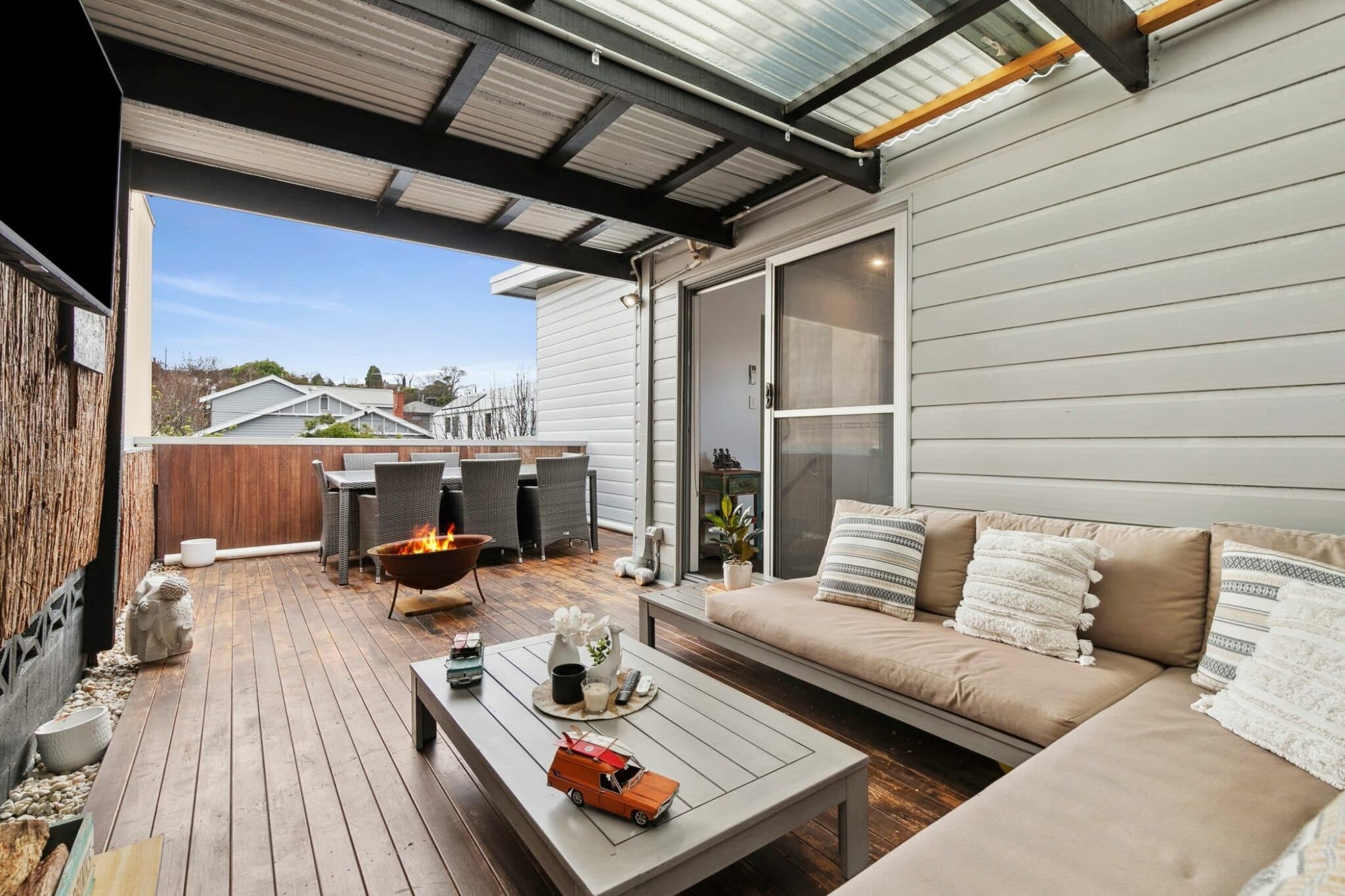 73b Noble Street, Newtown, Newtown - Thumbnail 2