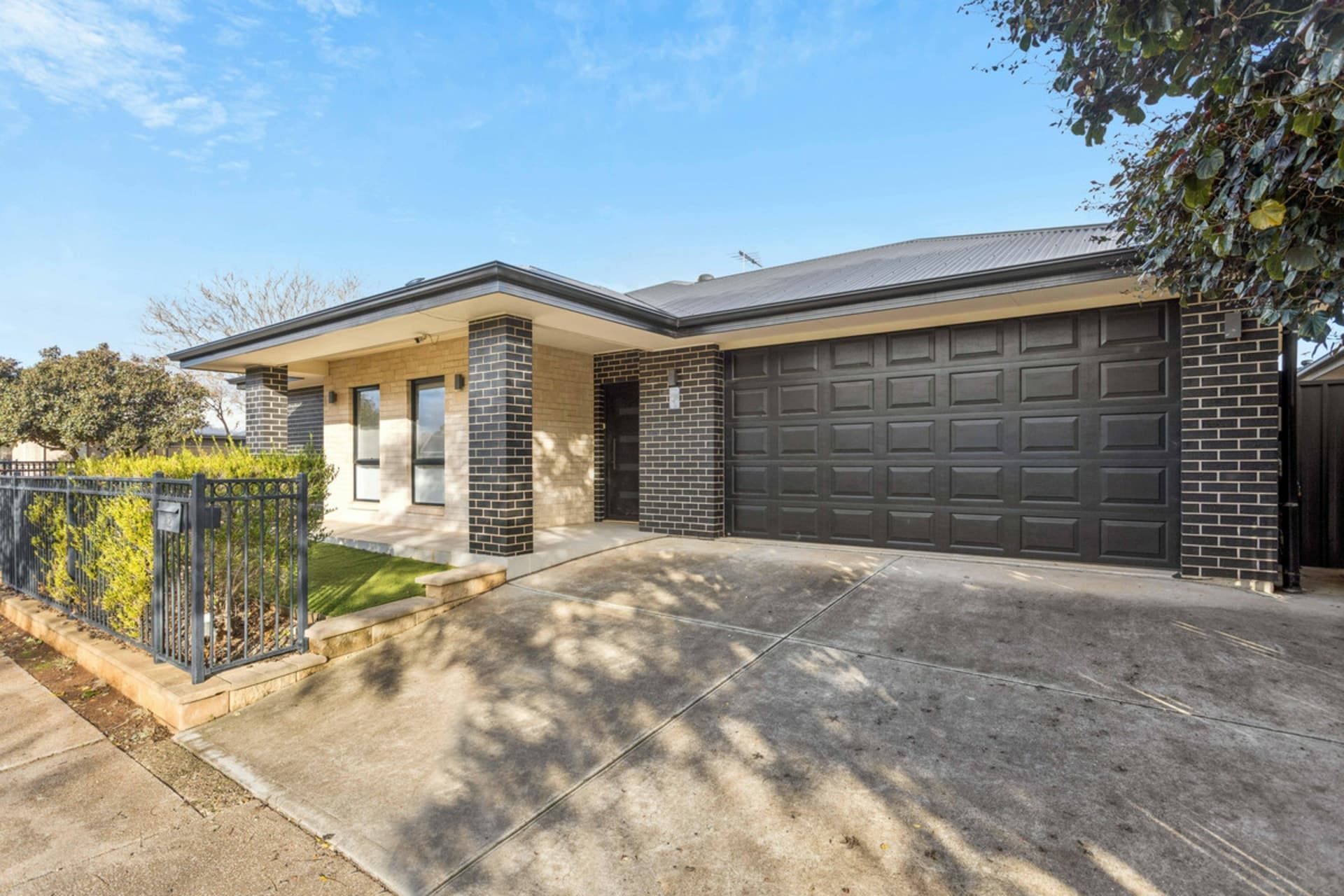 42 Light Avenue, Munno Para, Munno Para - Image 1