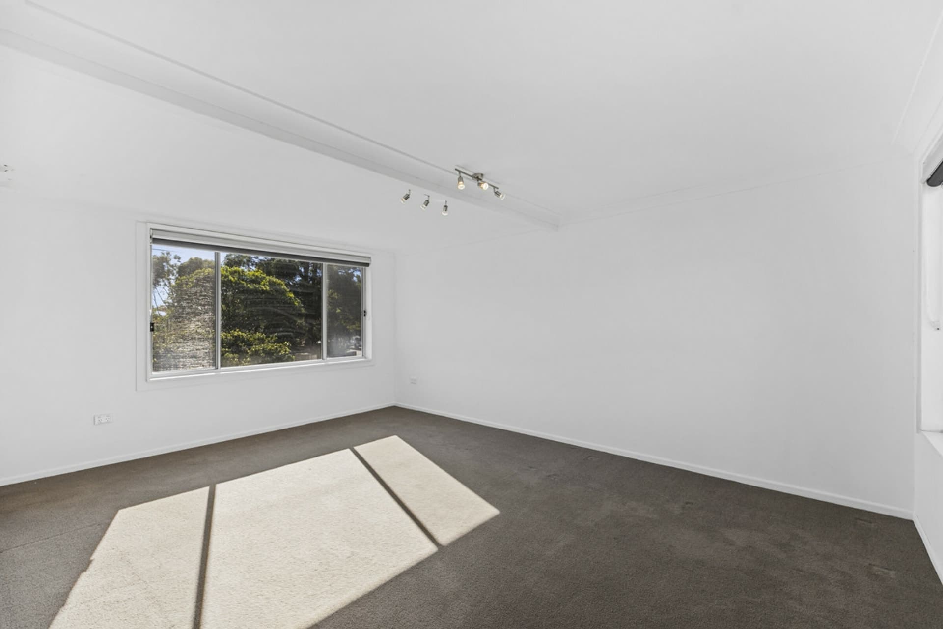 33 Mawson Drive, Killarney Vale, Killarney Vale - Thumbnail 7