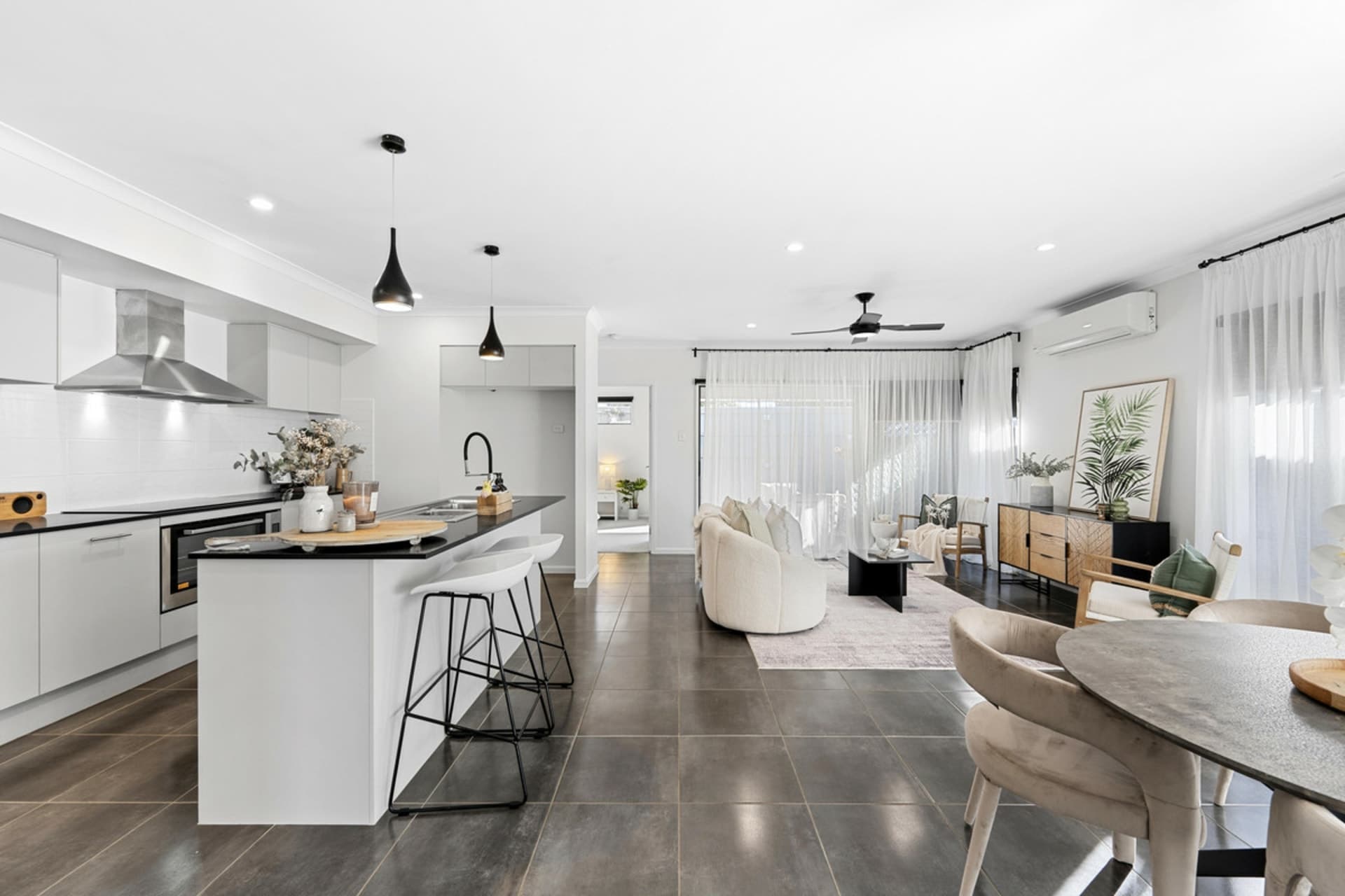 36 Meredith Crescent, Baringa, Baringa - Thumbnail 2