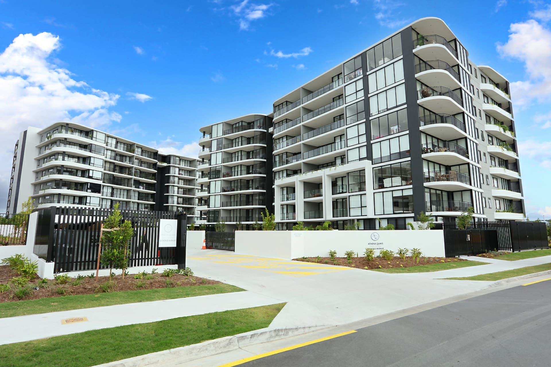 2103/8 Athena Boulevard, Hope Island, Hope Island - Thumbnail 2