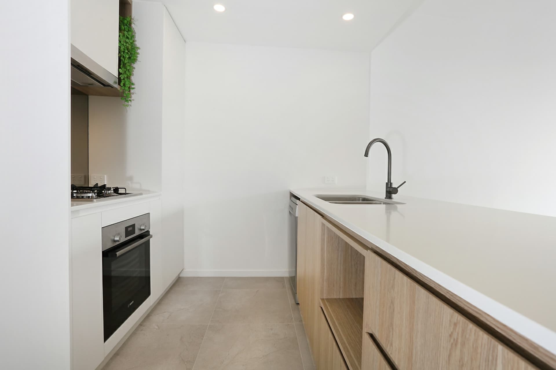 2103/8 Athena Boulevard, Hope Island, Hope Island - Thumbnail 4