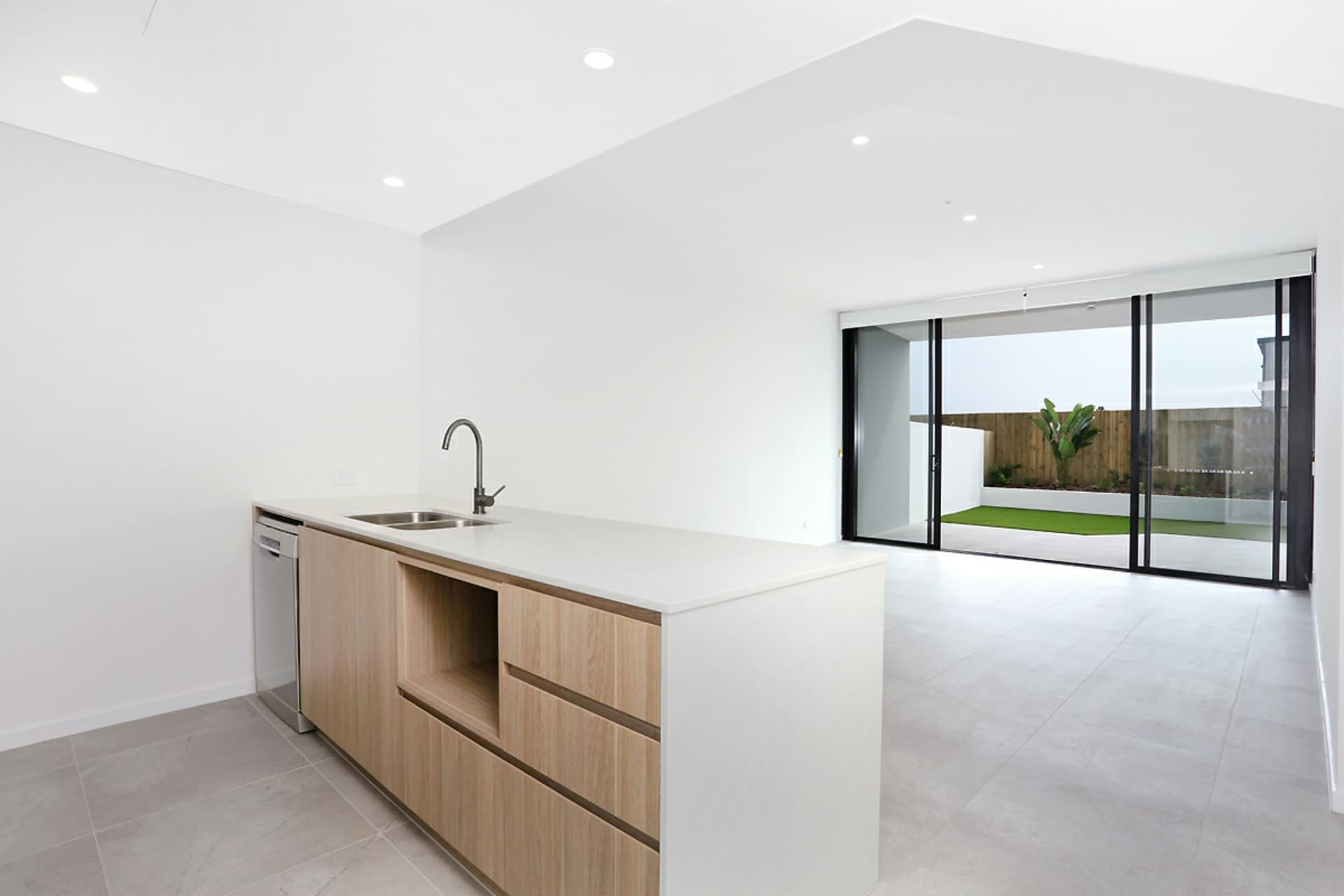 2103/8 Athena Boulevard, Hope Island, Hope Island - Thumbnail 5