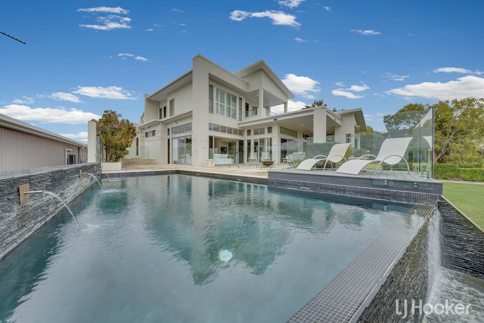 3 Mallard Court, South Gladstone, South Gladstone - Thumbnail 3