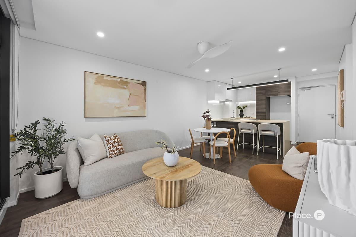 38 Gladys Street, Stones Corner - Image 1