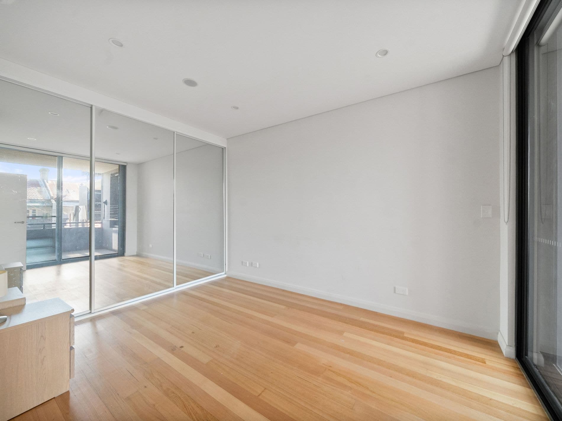 1 / 124 Crystal Street, Petersham, Petersham - Thumbnail 2
