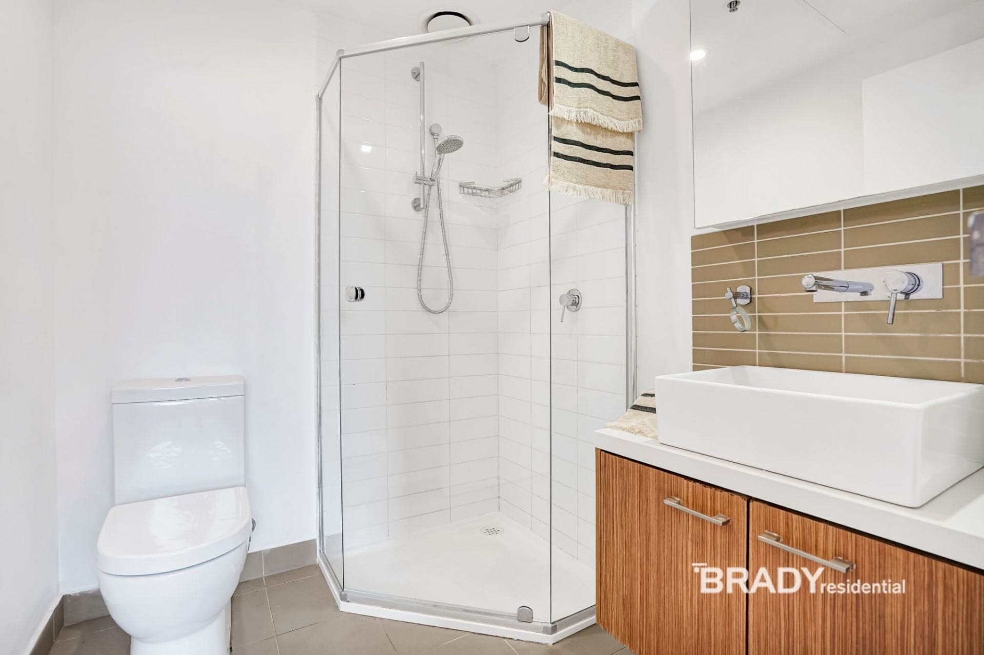 3206/8 Sutherland Street Melbourne VIC, Melbourne - Thumbnail 8
