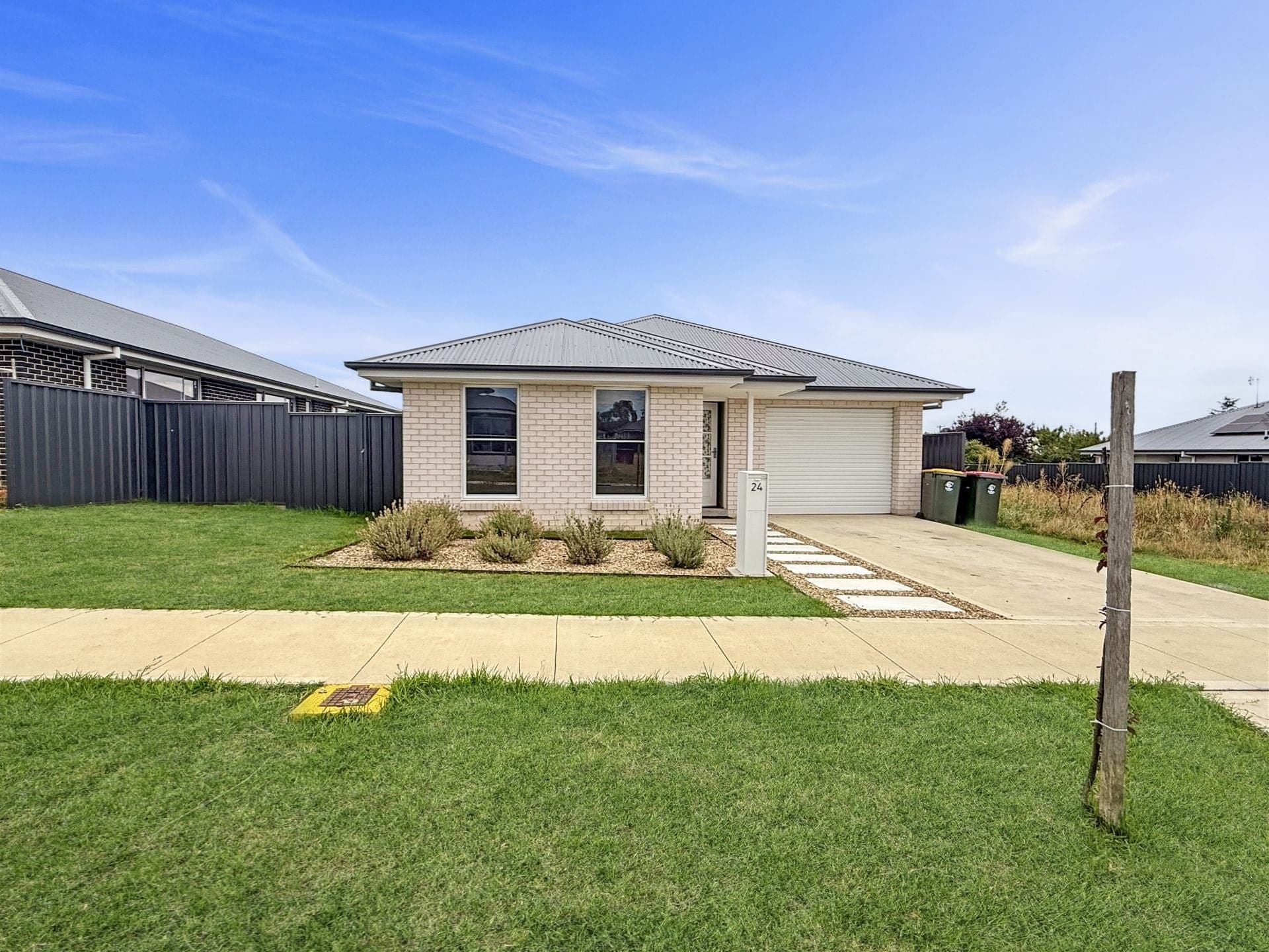 24 Hoynes Circuit Blayney NSW, Blayney - Image 1