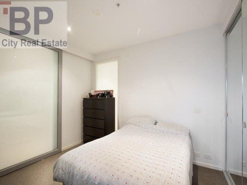2104/8 Downie Street MELBOURNE VIC, Melbourne - Thumbnail 2
