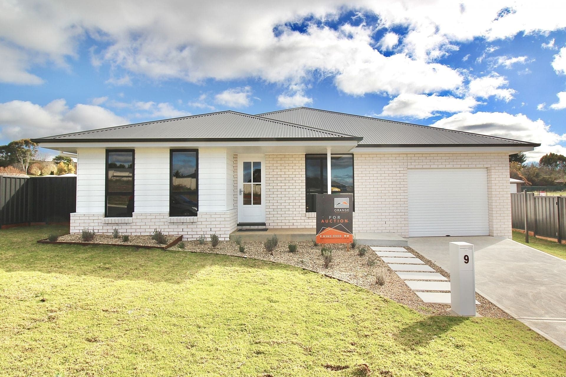 9 Hoynes Circuit Blayney NSW, Blayney - Image 1