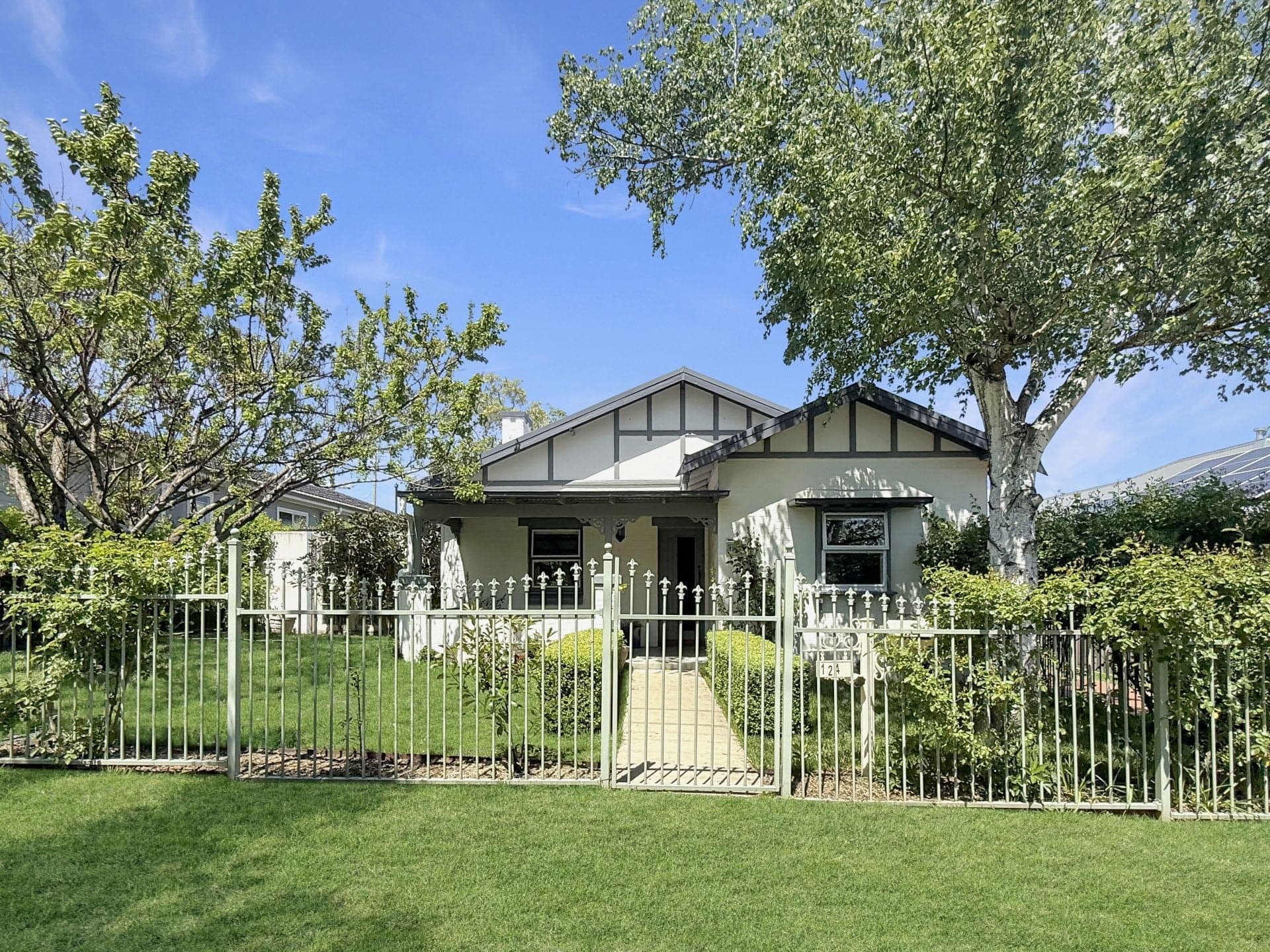 124 Gardiner Road Orange NSW, Orange - Image 1