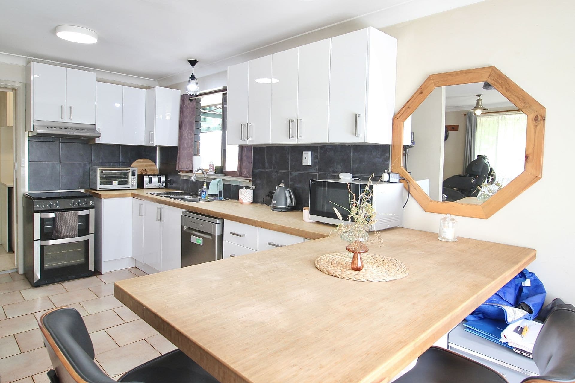 92 Matthews Avenue Orange NSW, Orange - Thumbnail 2