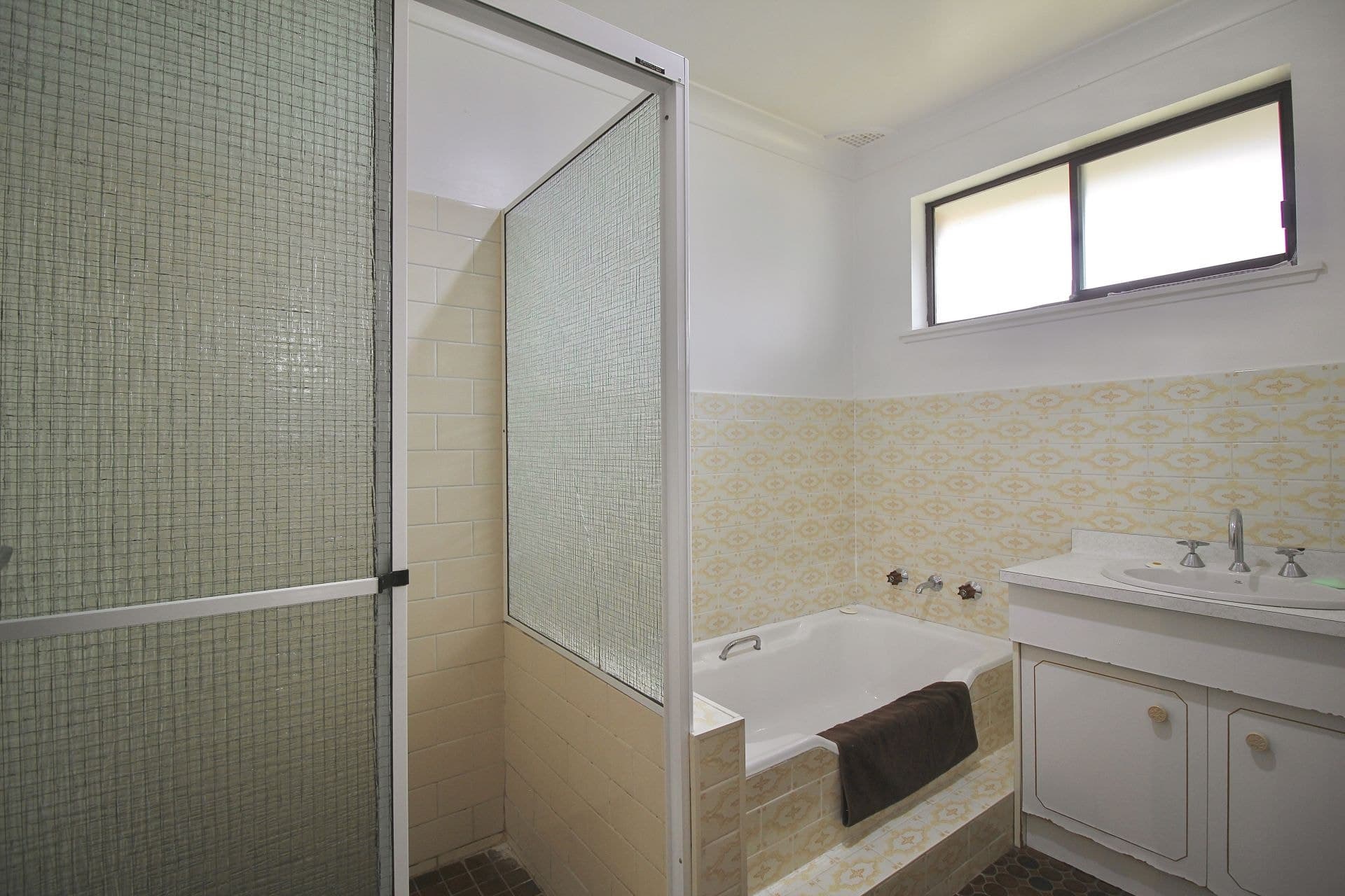 18 Icely Road Orange NSW, Orange - Thumbnail 6