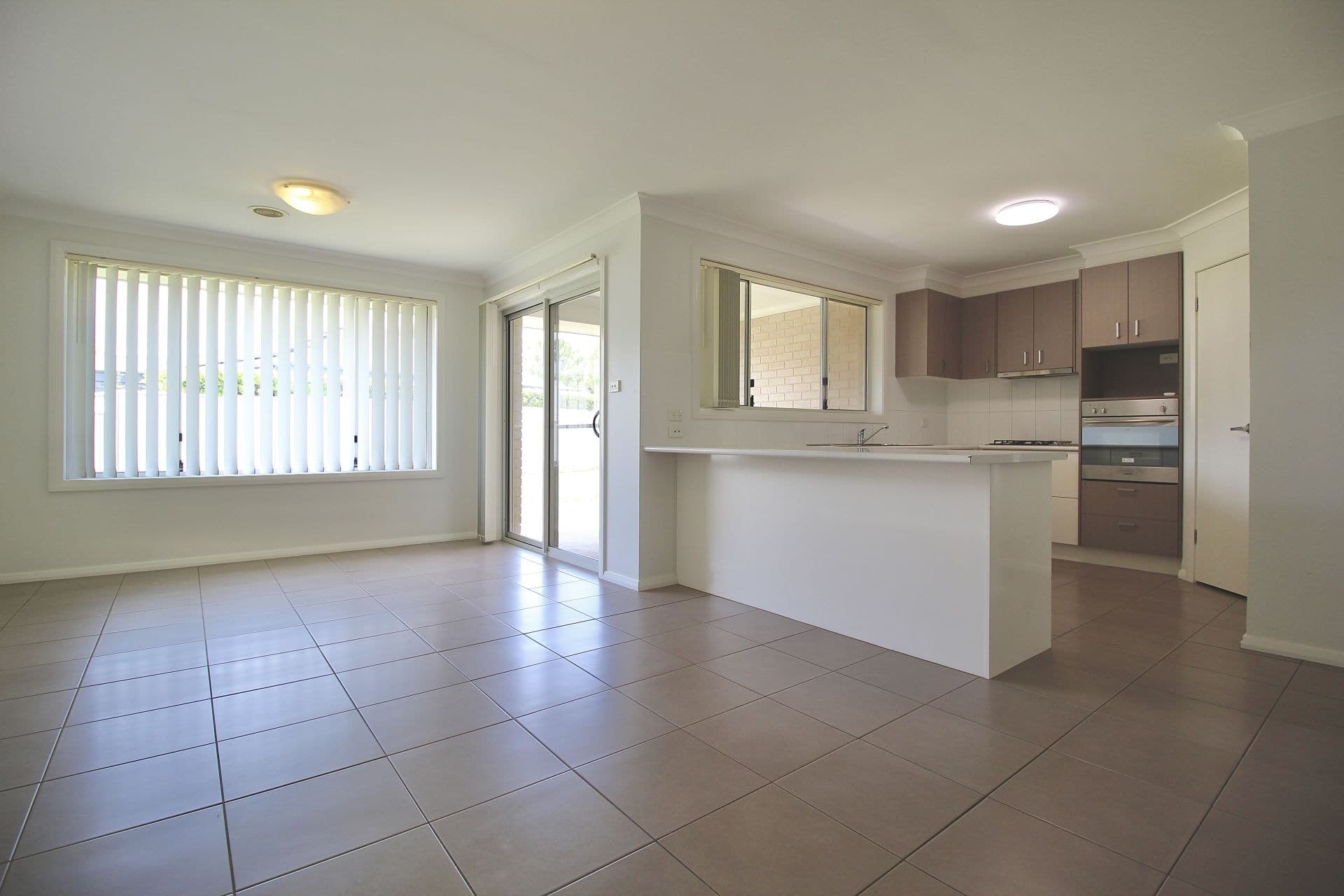 4 Molloy Drive Orange NSW, Orange - Thumbnail 5