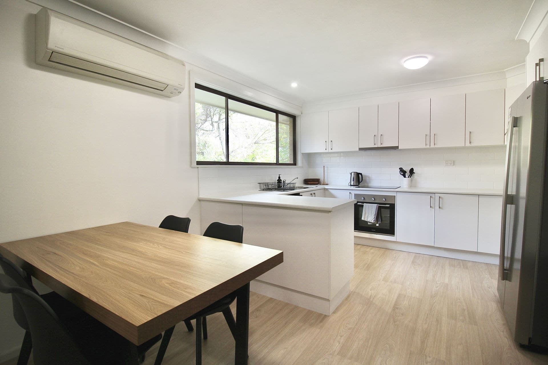 27 Kearneys Drive Orange NSW, Orange - Thumbnail 3