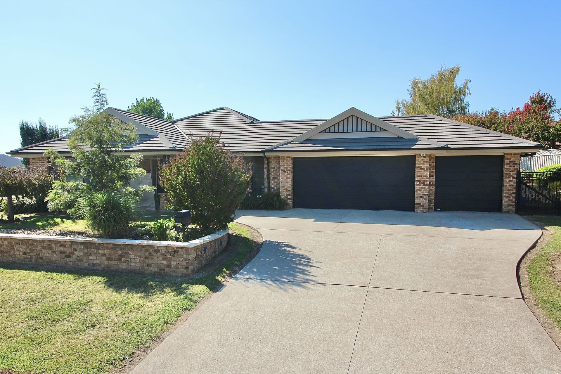 12 Kaleno Way Orange NSW, Orange - Image 1