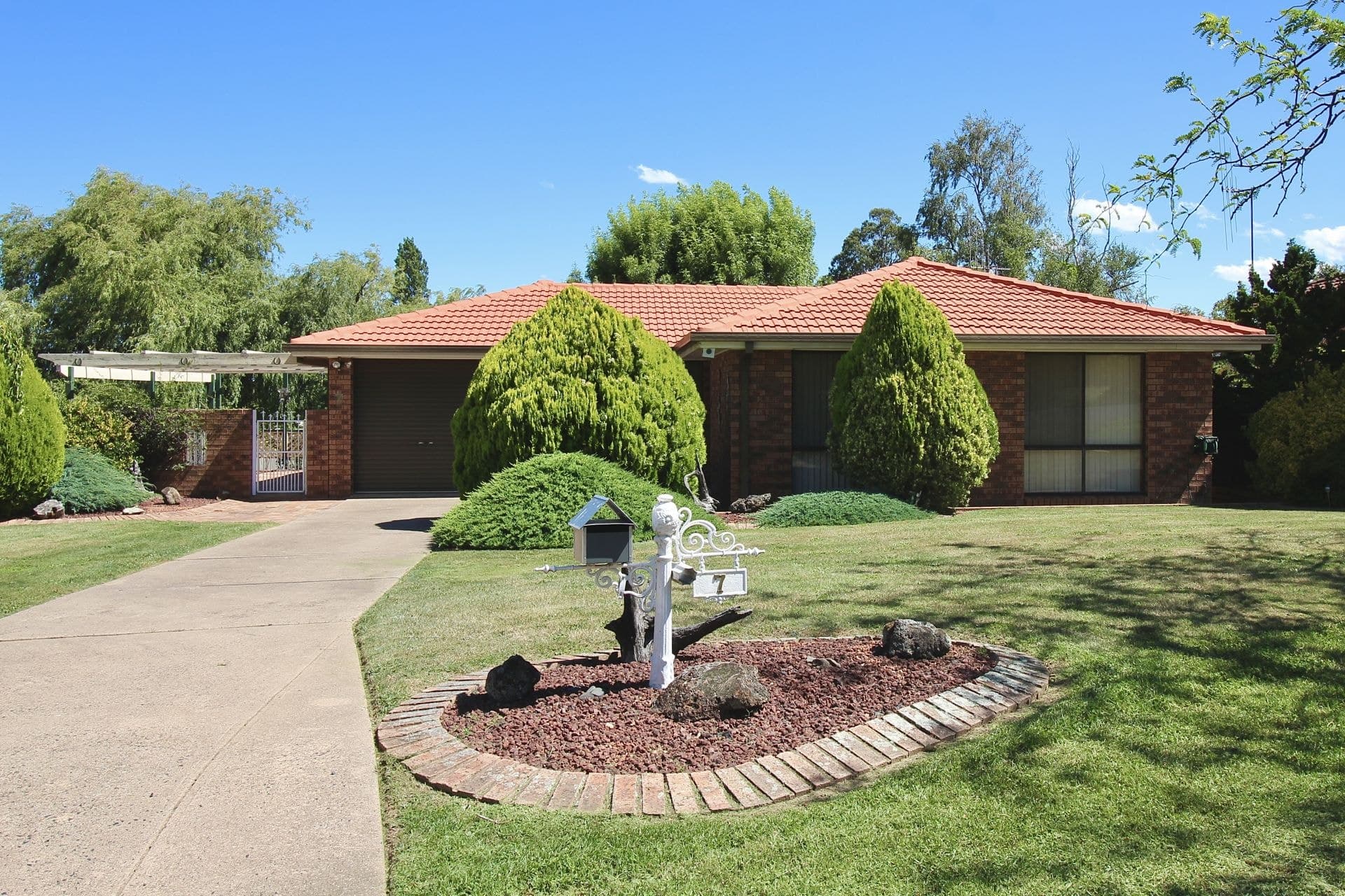 7 Settlers Close Orange NSW, Orange - Image 1