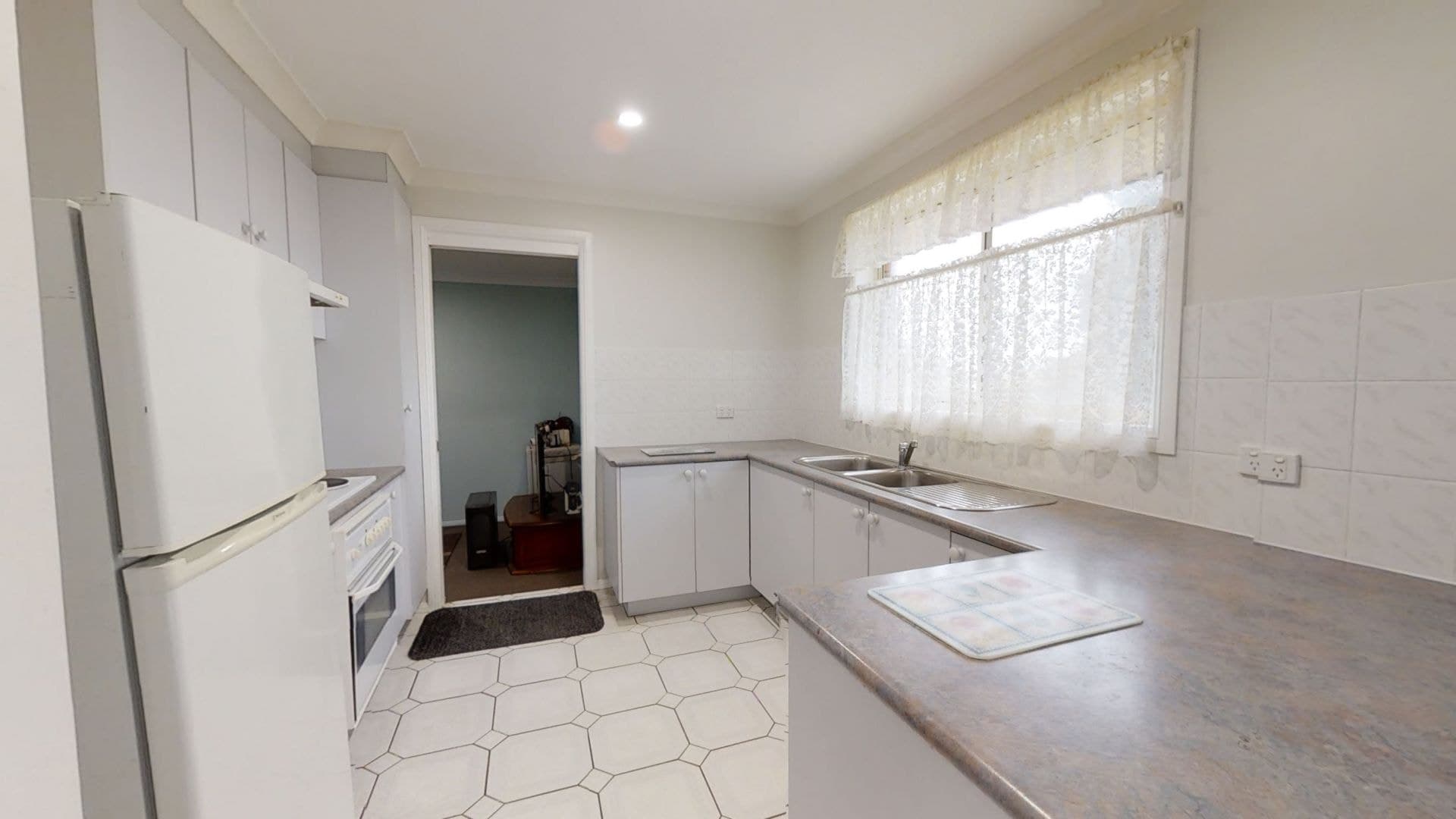 11 Elliott Close Orange NSW, Orange - Thumbnail 3