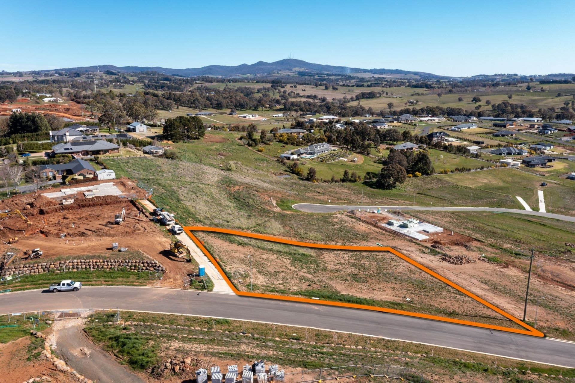 12 Hilldale Crescent Orange NSW, Orange - Thumbnail 2
