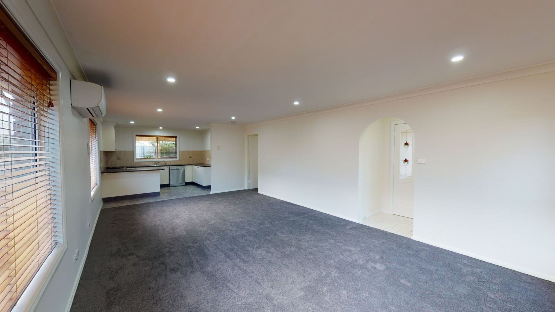 31 Avondale Drive ORANGE NSW, Orange - Thumbnail 2