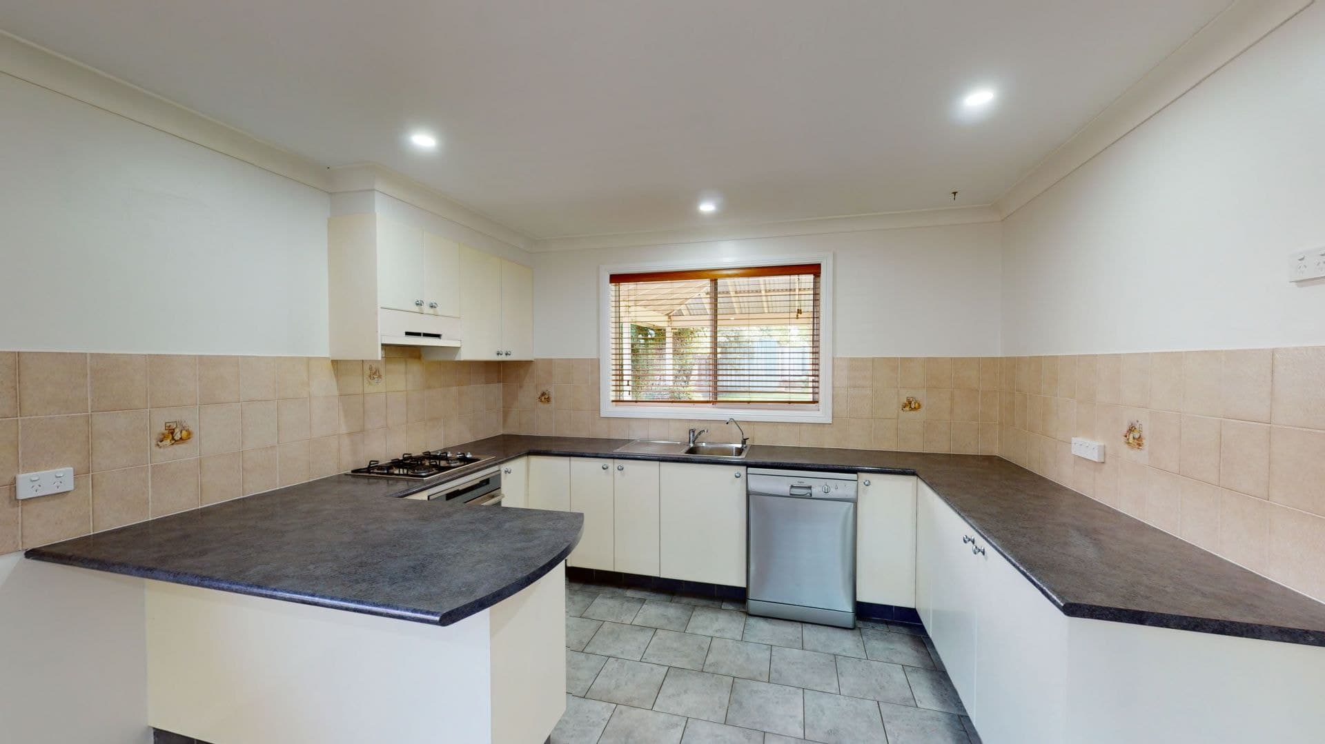 31 Avondale Drive ORANGE NSW, Orange - Thumbnail 3