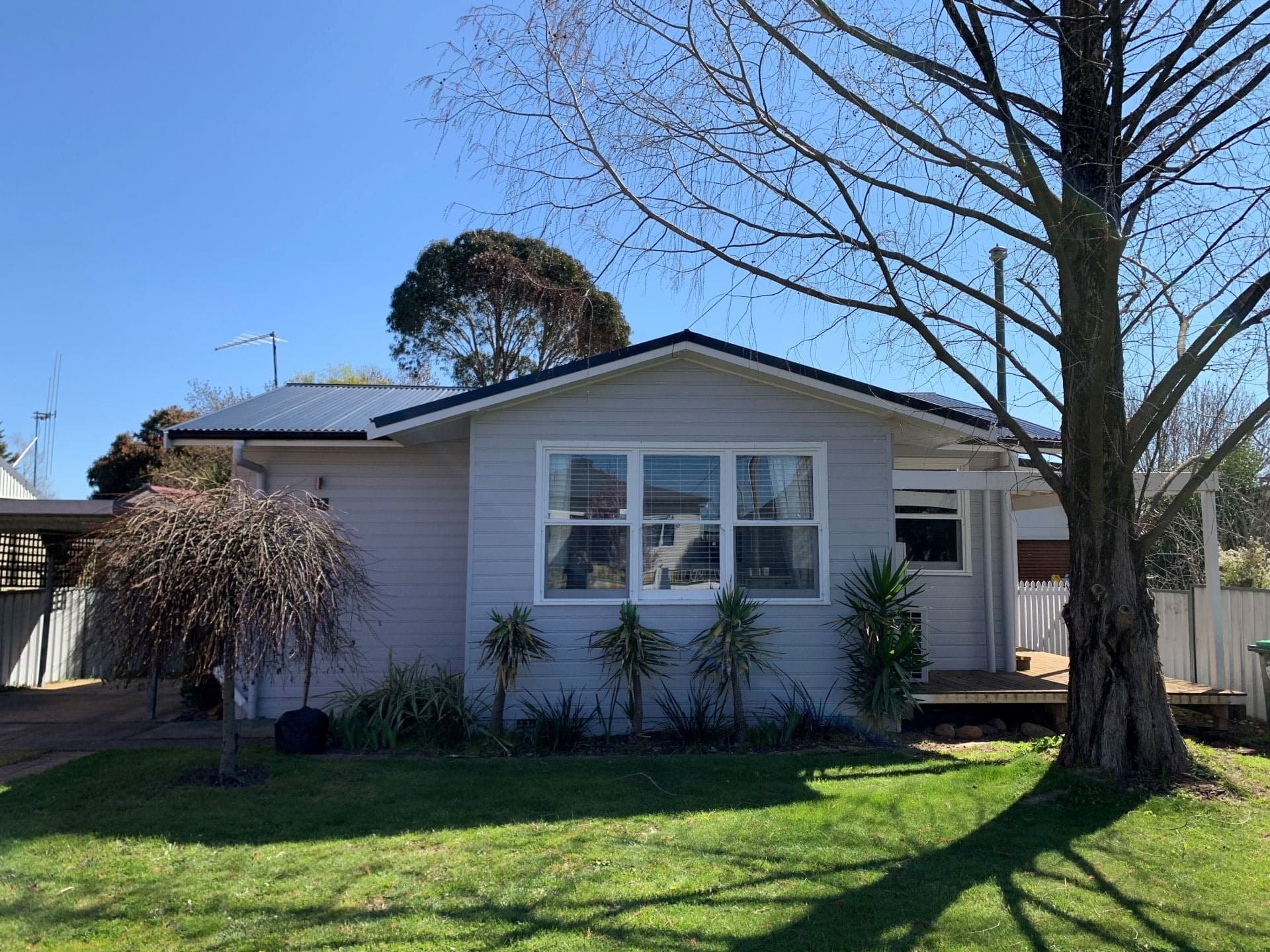 17 Kearneys Drive Orange NSW, Orange - Image 1