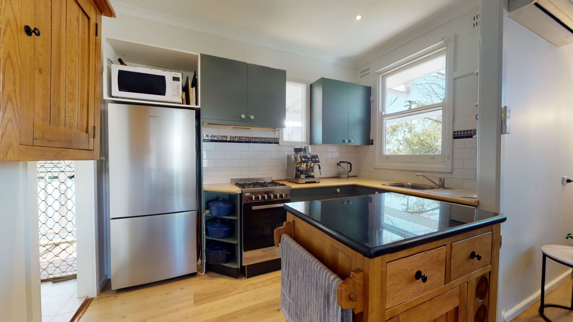 17 Kearneys Drive Orange NSW, Orange - Thumbnail 3