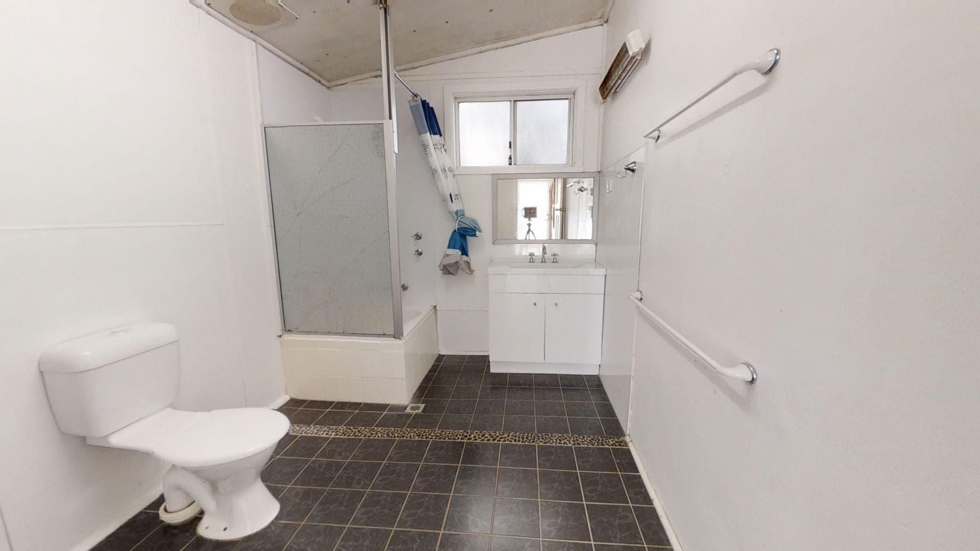18 Burrendong Way Orange NSW, Orange - Thumbnail 7