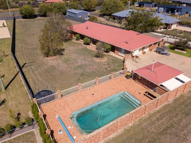 64 Valencia Drive Orange NSW, Orange - Thumbnail 2