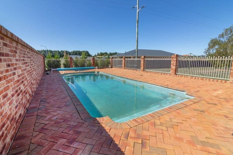 64 Valencia Drive Orange NSW, Orange - Thumbnail 3