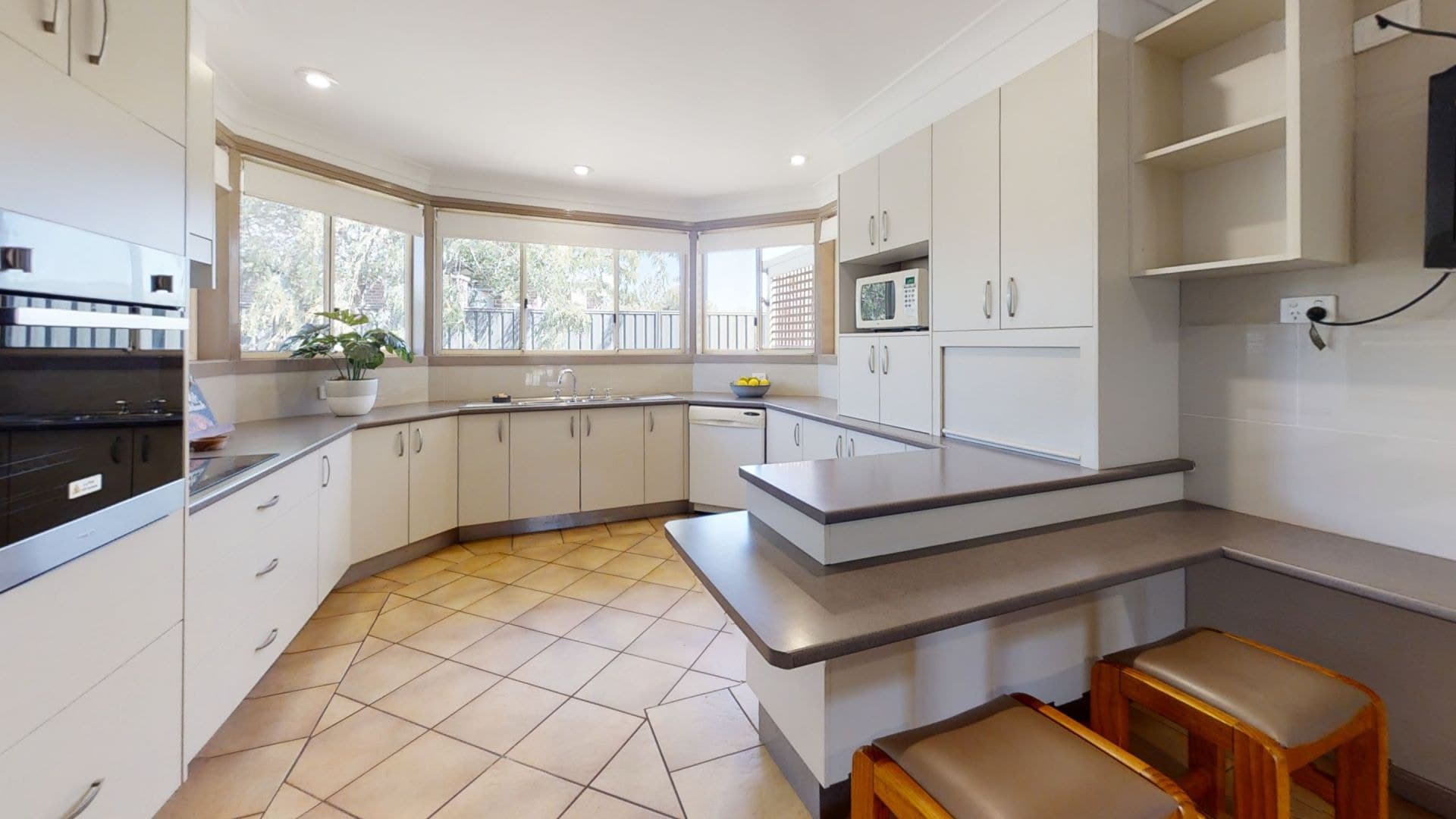 64 Valencia Drive Orange NSW, Orange - Thumbnail 6