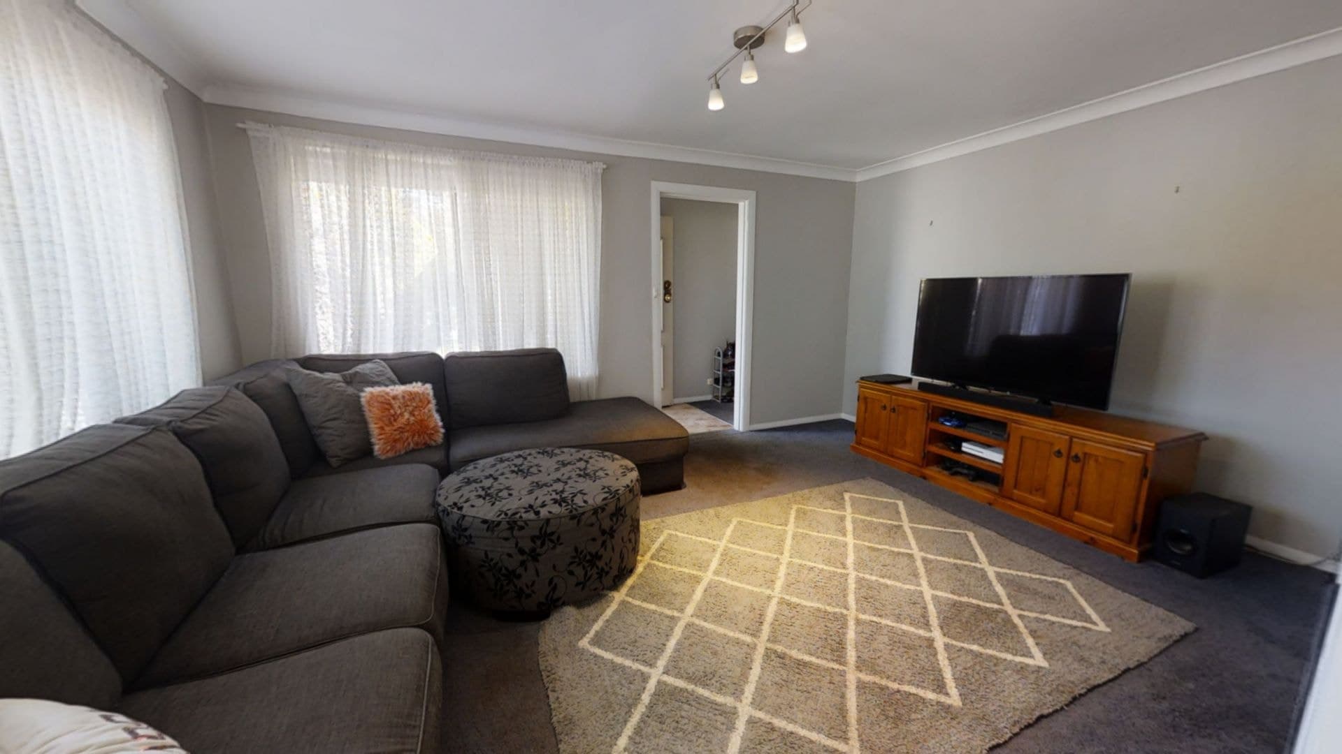 35 Matthews Avenue Orange NSW, Orange - Thumbnail 2