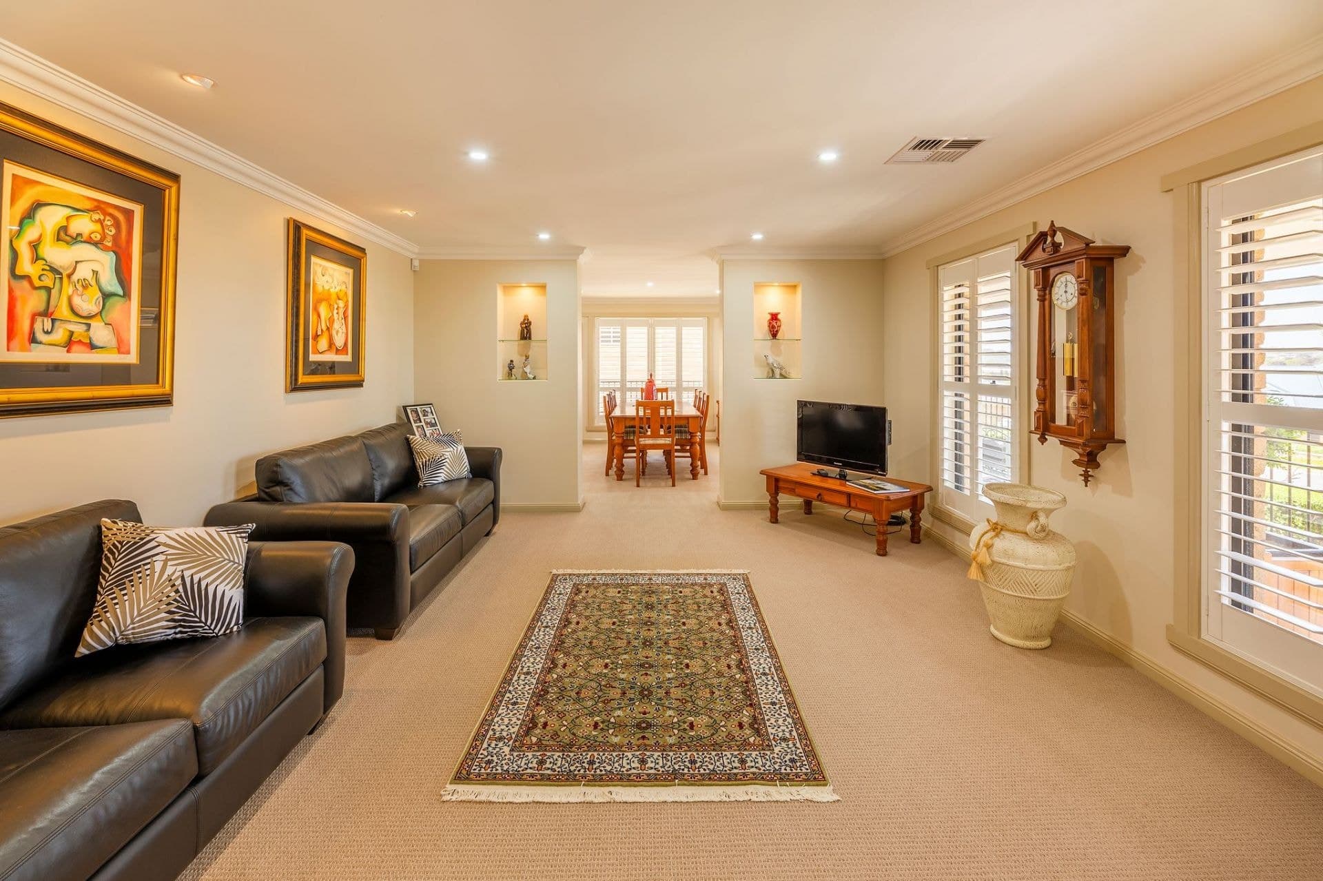 5 Valencia Drive Orange NSW, Orange - Thumbnail 2