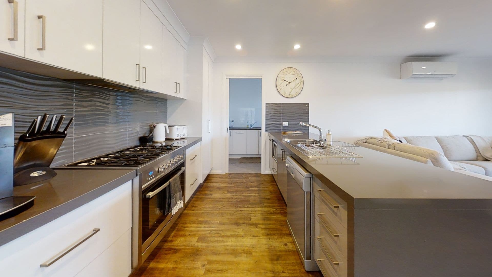 11 Trainor Court Orange NSW, Orange - Thumbnail 3